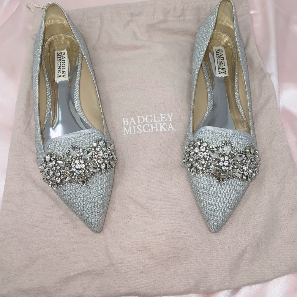 Badgley Mischka Echo Pointed-Toe Flats Silver 7.5